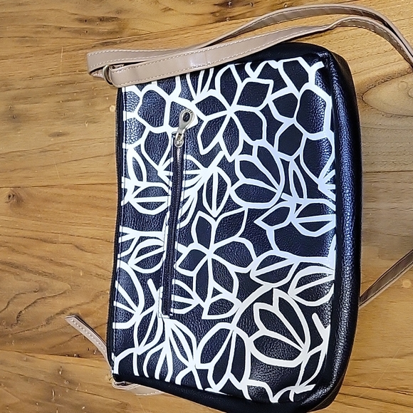 NWOT Relic Oh Happy Day black and white w/ tan adjustable strap crossbody purse - Picture 8 of 11